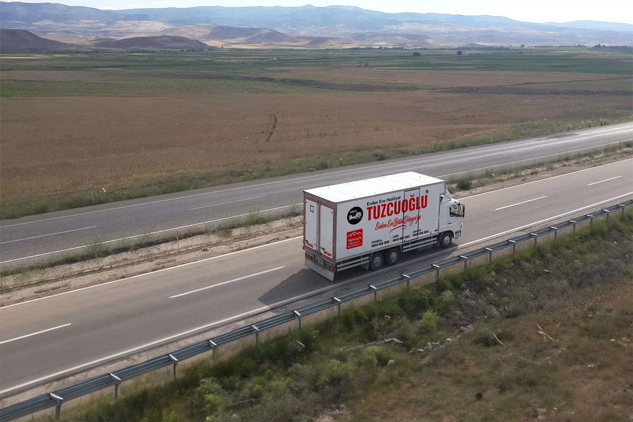 “Profesyonel şehirler arası nakliyat hizmeti ile eşyalarınız güvenle taşınır. Sigortalı, hızlı ve uygun fiyatlı taşımacılık çözümleri sunuyoruz.”